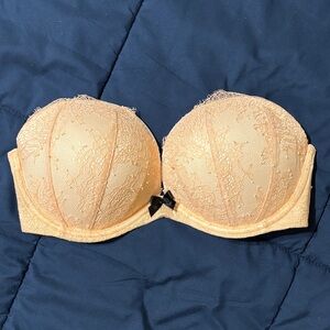 Victoria’s Secret 32DD Lace Strapless Bra in Pink